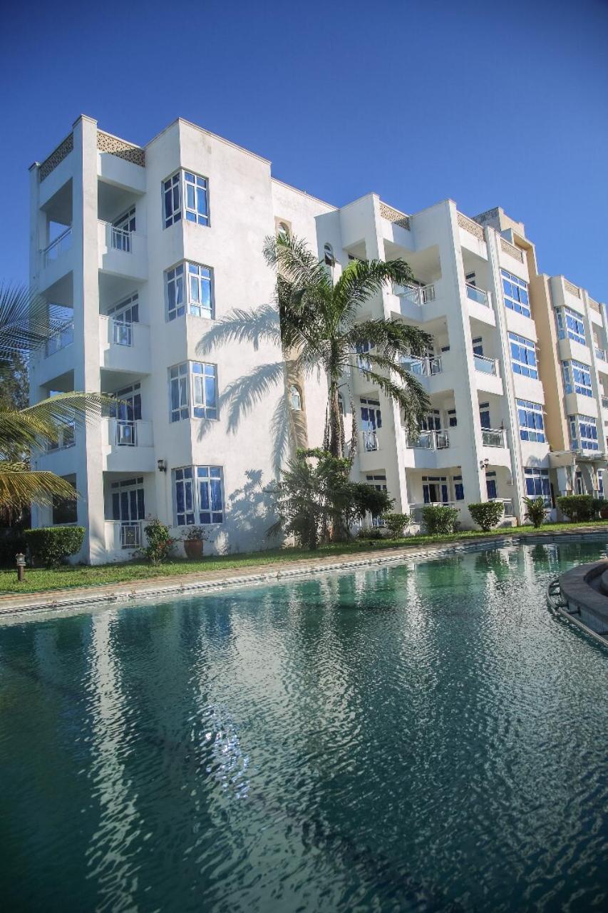 Almasi Oceanfront Nyali Mombasa Exterior foto