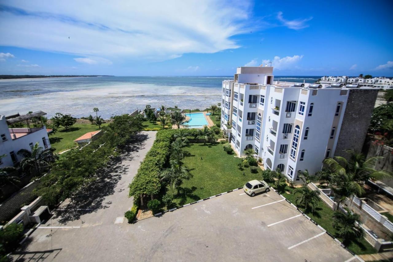 Almasi Oceanfront Nyali Mombasa Exterior foto