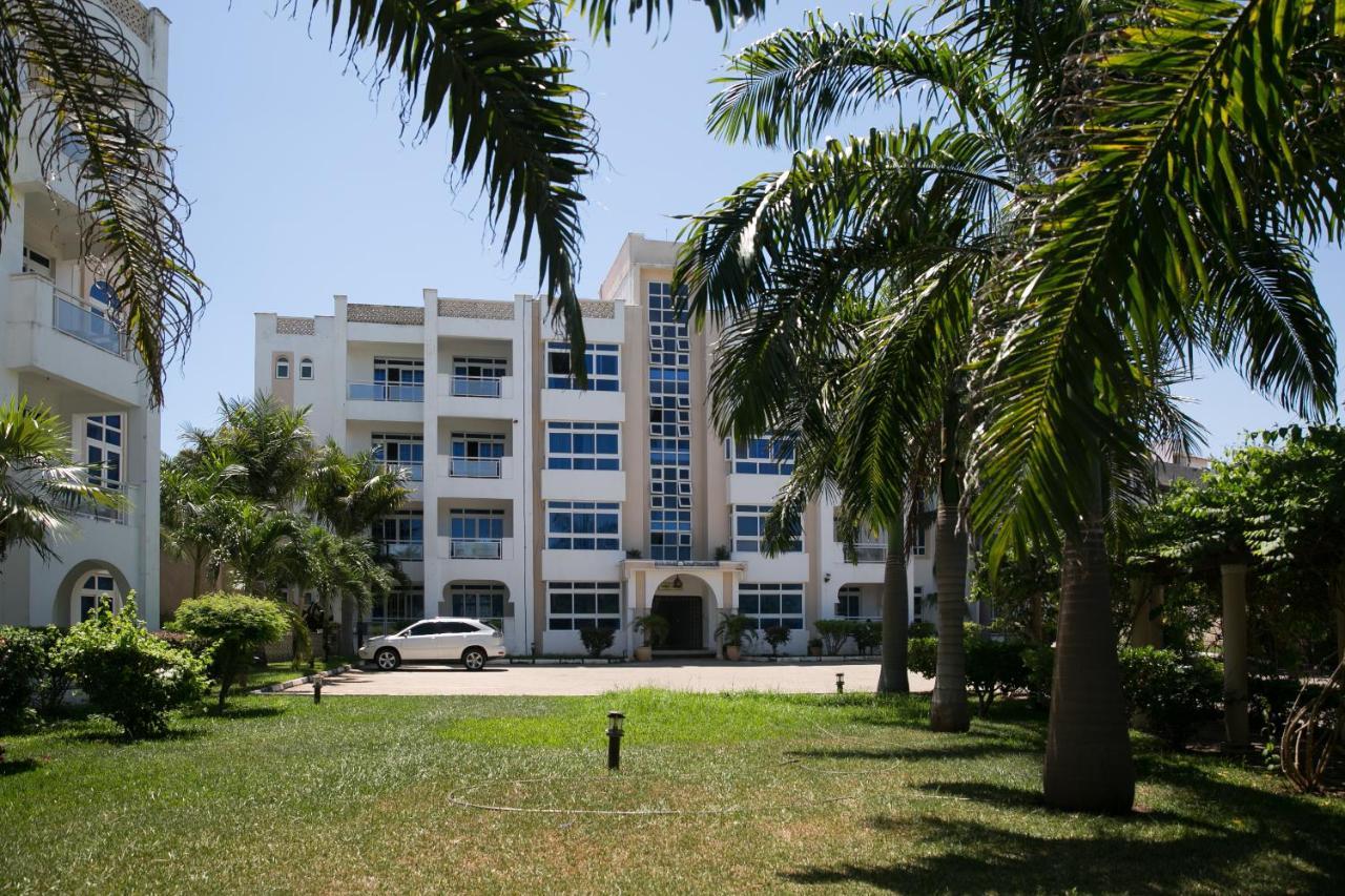 Almasi Oceanfront Nyali Mombasa Exterior foto